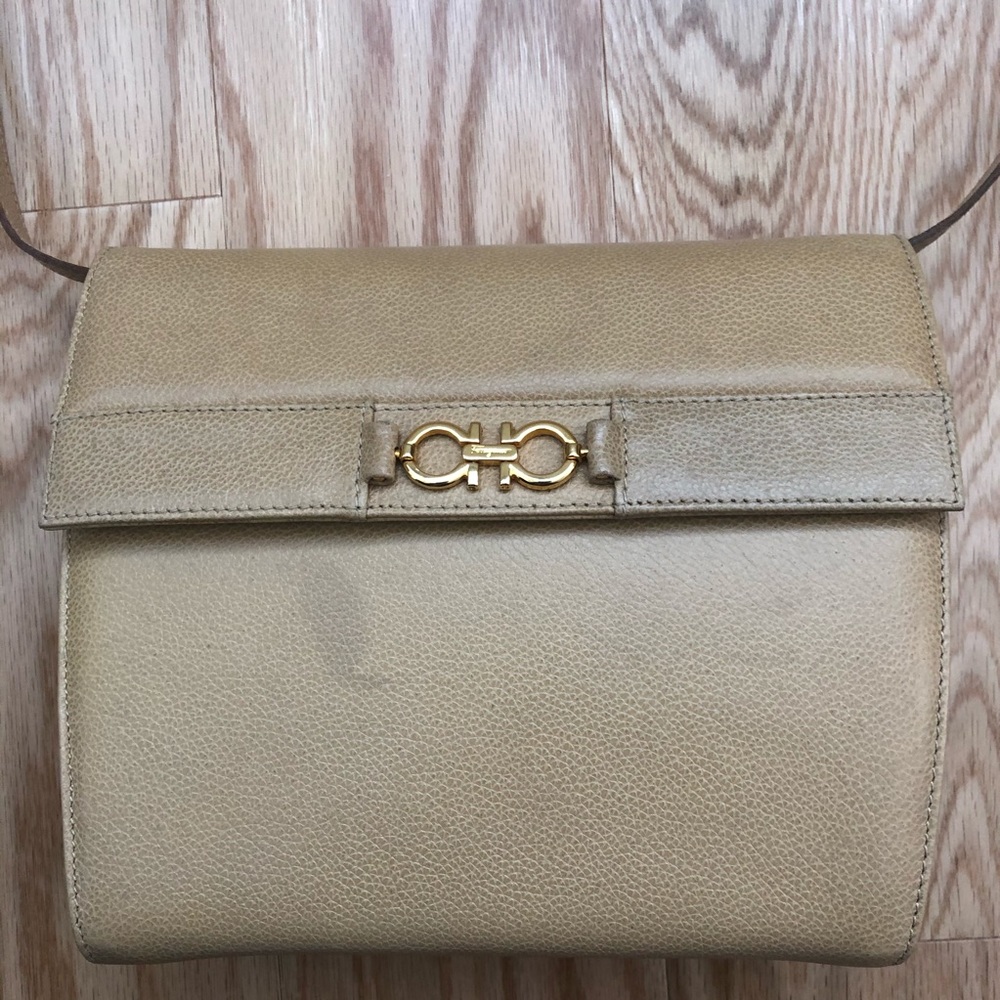 Salvatore Ferragamo Gancini Vintage Leather Bag - Picture 2 of 8